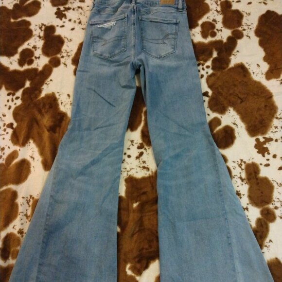 Women's American Eagle Bell Bottom Flare Jeans - Picture 3 of 7